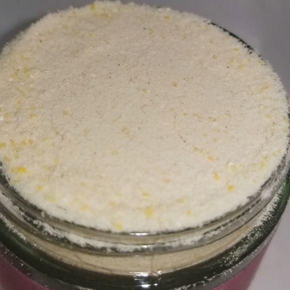 Unicorn Powder Pink Clay Mask - Picture 2 of 7